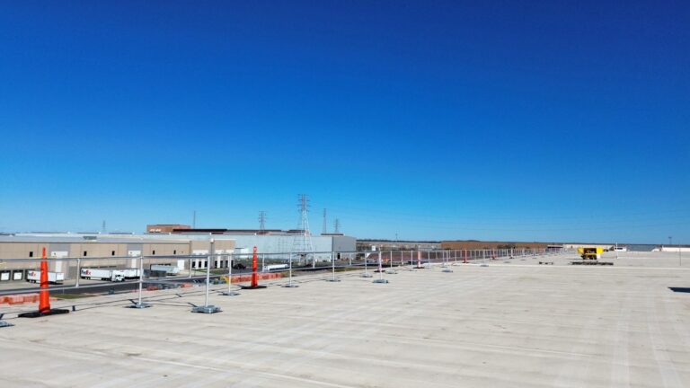 Rooftop Guardrail Custom 02