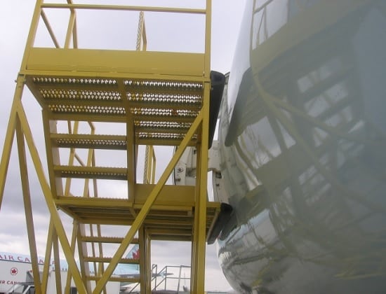 img-Narrow-Body-Aircraft-Entry-Stand-for-Air-Canada-01
