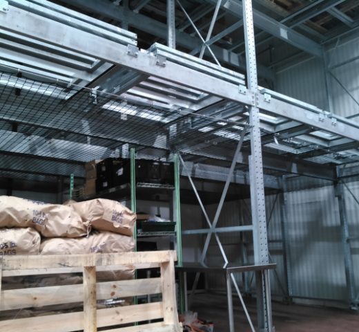 1002 Pallet rack safety netting