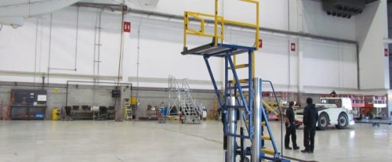 737 wheel well access ladder