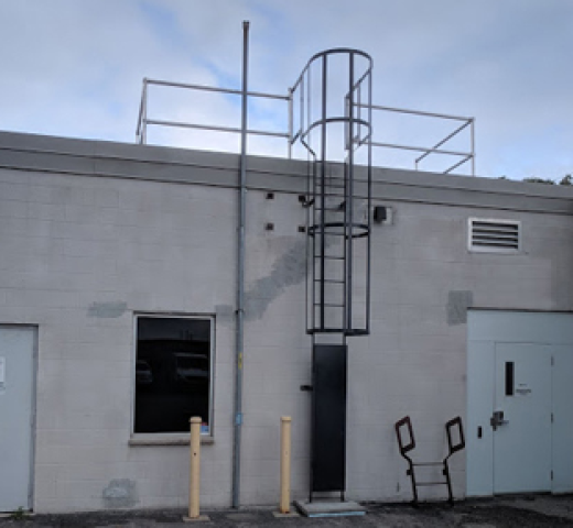 ladders2 fixed access ladder with ladder guardrail